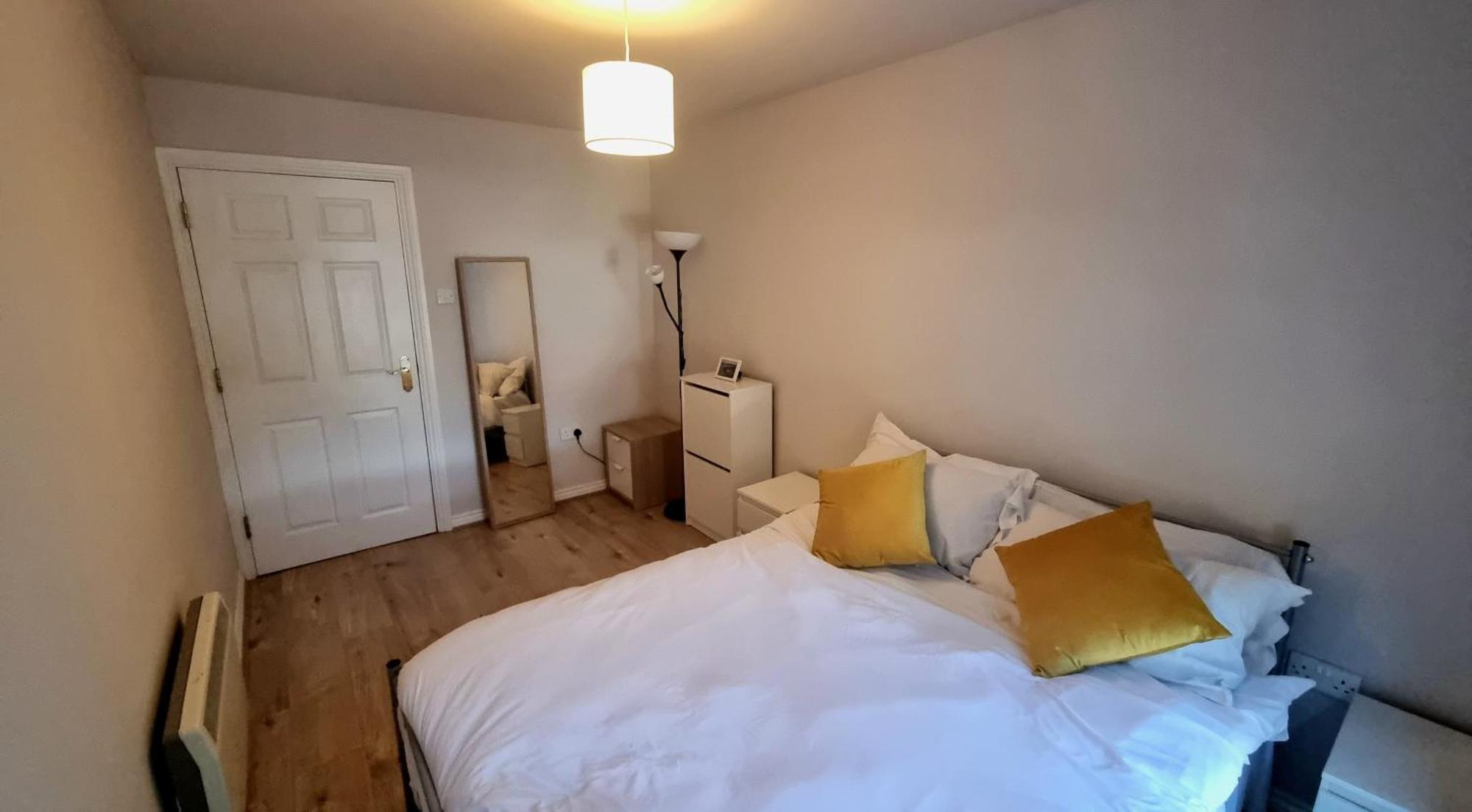 Cosy 2Br Modern Apt With Free Parking Ливърпул Екстериор снимка