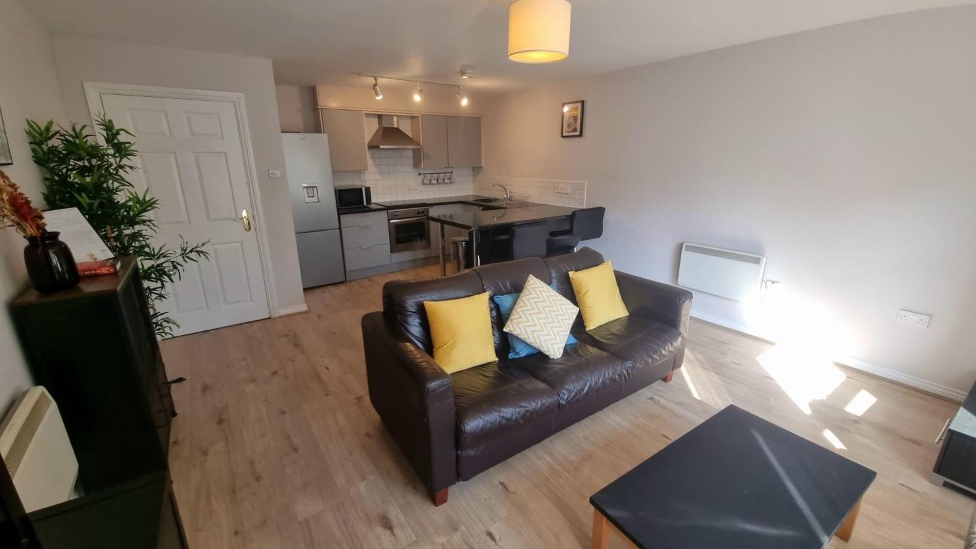 Cosy 2Br Modern Apt With Free Parking Ливърпул Екстериор снимка